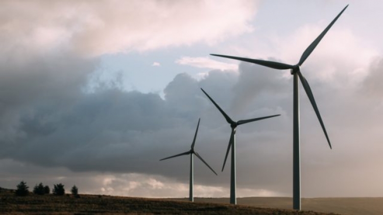 AMLO acuerda con 17 empresas de EU generaci&oacute;n de energ&iacute;a solar y e&oacute;lica