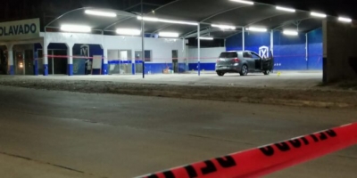 Ejecutan a un hombre a bordo de su veh&iacute;culo en autolavado de Los Mochis