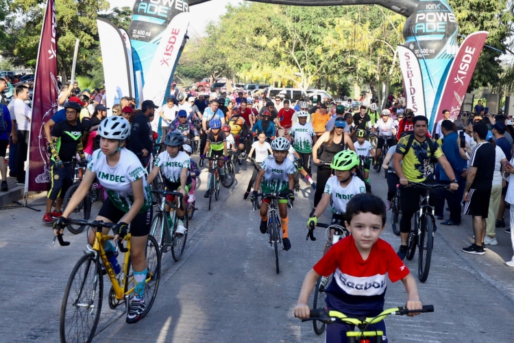 Ruedan las bicis en Culiac&aacute;n por el D&iacute;a Mundial de Bicicleta