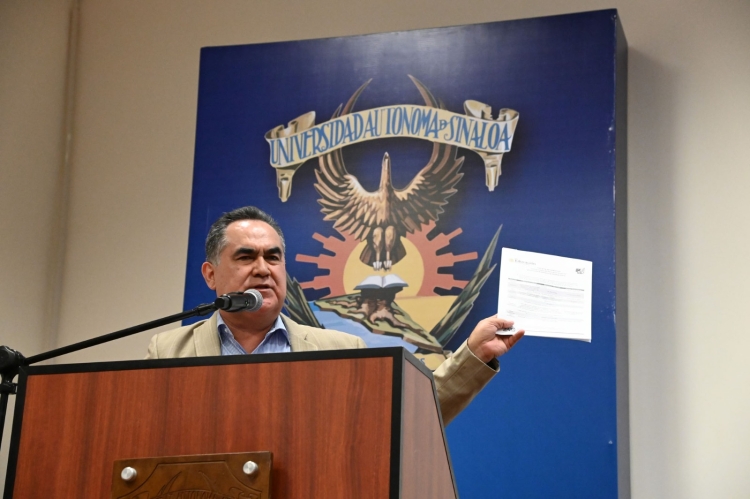 Se re&uacute;ne el Rector Jes&uacute;s Madue&ntilde;a Molina con el Colegio de Directores