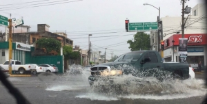 Prev&eacute;n cielo despejado durante la ceremonia del Grito, en Culiac&aacute;n