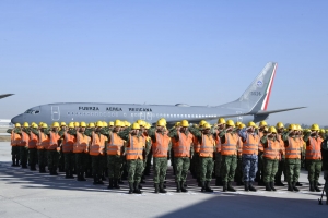 Bienvenida a los 120 agentes militares, y a 180 de la Comisi&oacute;n Nacional Forestal especializados que participaron en febrero an la sofocaci&oacute;n de incendios en Chile