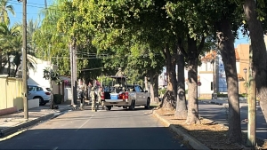 Incendian veh&iacute;culo y da&ntilde;an vivienda en la Colonia Chapultepec, al Norte de Culiac&aacute;n