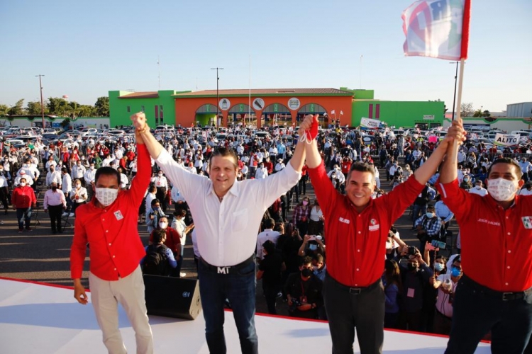 Sin los aliados Mario Zamora, rindi&oacute; protesta como candidato a la gubernatura de Sinaloa
