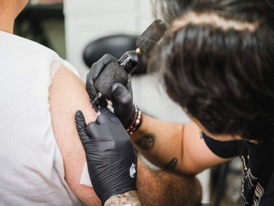 Ofrecen tatuajes gratis para cat&oacute;licos en Austria; una iniciativa para impulsar la religi&oacute;n