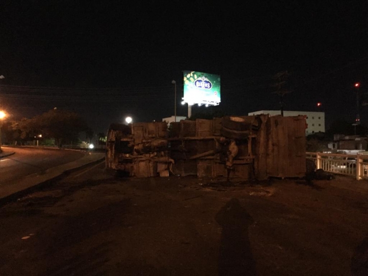 Una mujer y dos hombres lesionados en accidente de tr&aacute;fico en la colonia Centro de Culiac&aacute;n