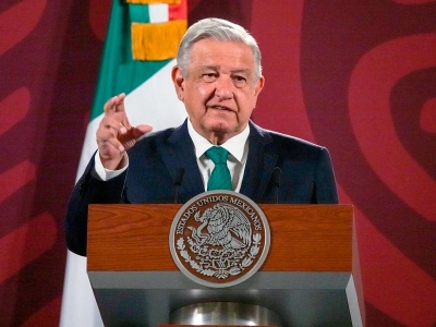 Denuncia L&oacute;pez Obrador &lsquo;boicot&rsquo; en su contra en el AICM