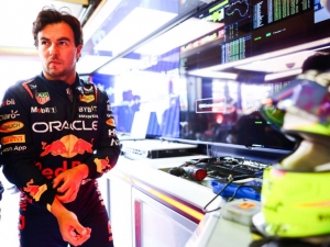 Checo P&eacute;rez califica de "desastre" su viernes en Australia, pero con una base s&oacute;lida