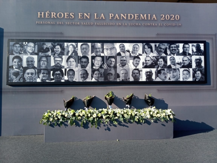 Sin anuncio del bono por Covid-19 rinden homenaje al personal m&eacute;dico de Sinaloa