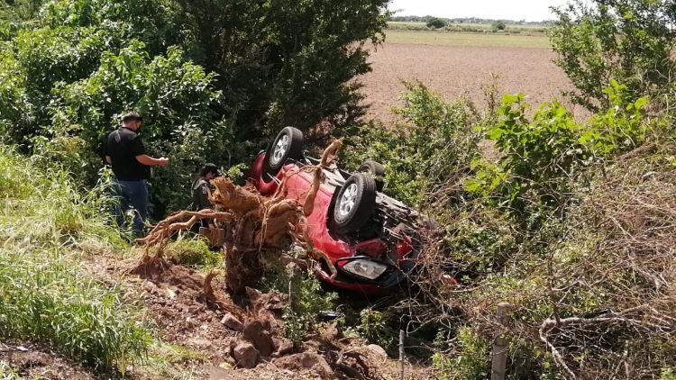 Volcadura sobre la autopista Benito Ju&aacute;rez deja un muerto y cuatro heridos, en Culiac&aacute;n