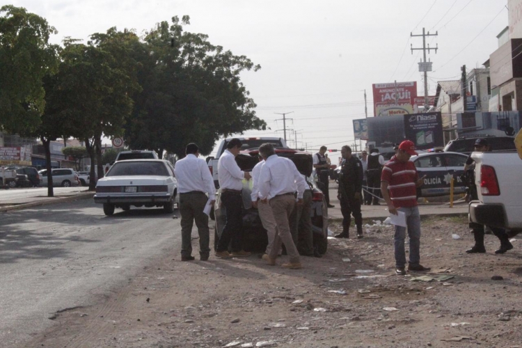 Escoltas de AMLO trastocan vialidad al registrar accidente tipo carambola en Culiac&aacute;n