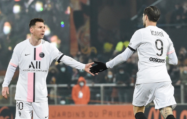 Jugadores del PSG dan positivo al covid, incluido Messi