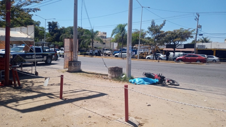 De moto a moto, ejecutan a una persona sobre la Calzada Militar, en Culiac&aacute;n