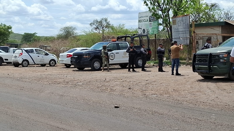Resumen: Cinco personas asesinadas y tres cuerpos localizados en El Castillo, Navolato