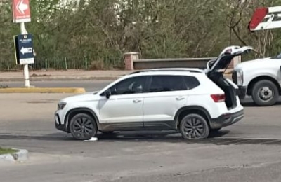 Abandonan gatilleros camioneta baleada tras enfrentamiento con antagonistas en el sector Los &Aacute;ngeles