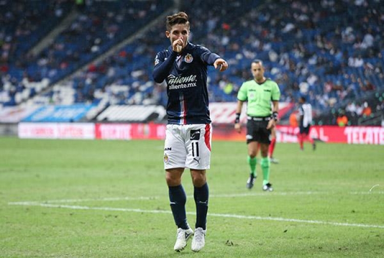 Se meten las Chivas al repechaje al derrotar a Rayados