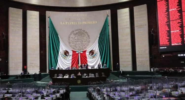 Aprueban diputados federales la reelecci&oacute;n sin dejar el cargo
