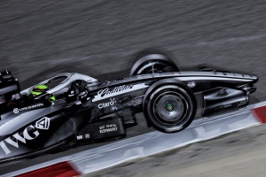 Piloto mexicano Sergio Checo P&eacute;rez finaliz&oacute; en el lugar 16 del GP de Australia