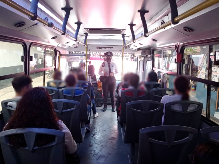 Ordena Vialidad el uso de cubrebocas en el transporte p&uacute;blico