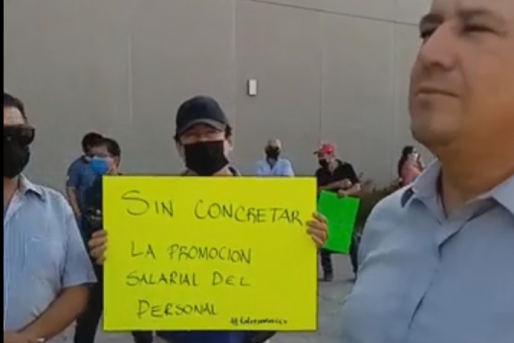Trabajadores del Centro de Ciencias exigen la renuncia del director Luis Le&oacute;n Tavera