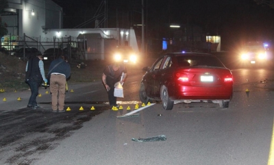 Asesinan a dos hombres en un auto sobre la carretera M&eacute;xico 15 al sur Culiac&aacute;n
