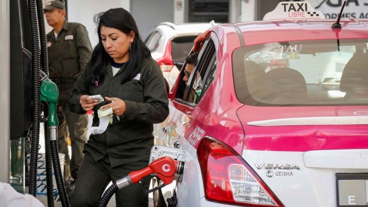 Hacienda da m&aacute;s est&iacute;mulos fiscales para frenar alza de la gasolinas y di&eacute;sel