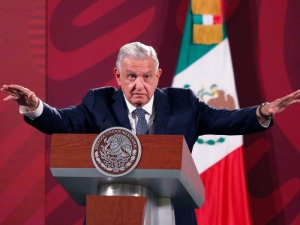 Si quieren agarrarnos de &lsquo;pi&ntilde;ata&rsquo; en EU, habr&aacute; respuesta: L&oacute;pez Obrador