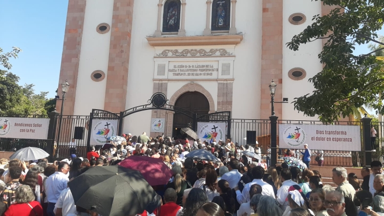 Con procesi&oacute;n y celebraci&oacute;n penitencial, cat&oacute;licos de  Culiac&aacute;n arrancan el A&ntilde;o Jubilar, A&ntilde;o de la Esperanza