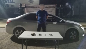 En Culiac&aacute;n, Grupo Interinstitucional asegura a un civil, un veh&iacute;culo y 2 armas con sus cargadores abastecidos