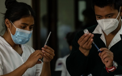 Pr&oacute;xima semana inicia vacunaci&oacute;n contra Covid para adultos de 40 a 49 a&ntilde;os; ya pueden registrarse