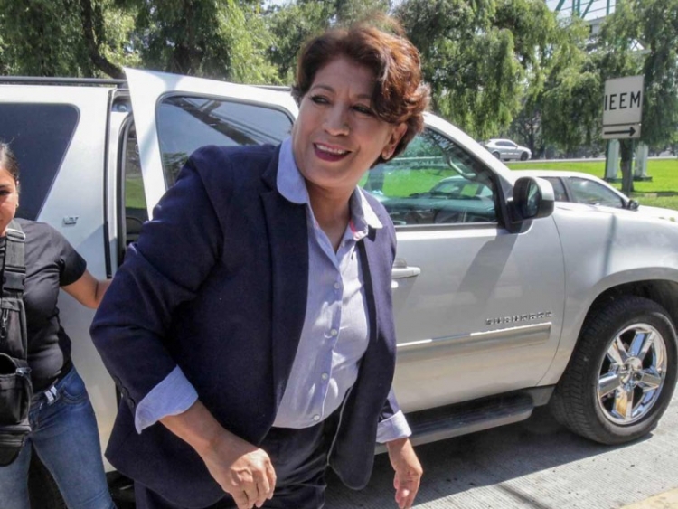 Una mujer sustituir&aacute; a Delfina G&oacute;mez en la SEP: L&oacute;pez Obrador