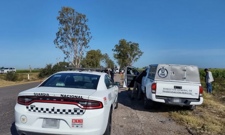 &iexcl;Embolsado! Abandonan cad&aacute;ver a un lado de la autopista Mazatl&aacute;n-Culiac&aacute;n
