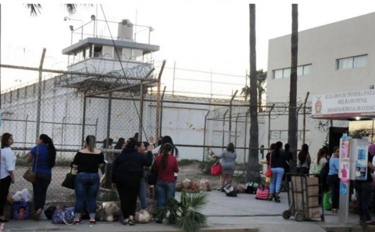 Hasta 3 mil 500 pesos cobran a familiares por entrar a ver a los reos, denuncian