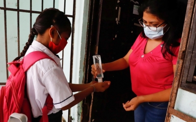 Juez mantiene exigencia a SEP y Ssa de garantizar agua e insumos en escuelas