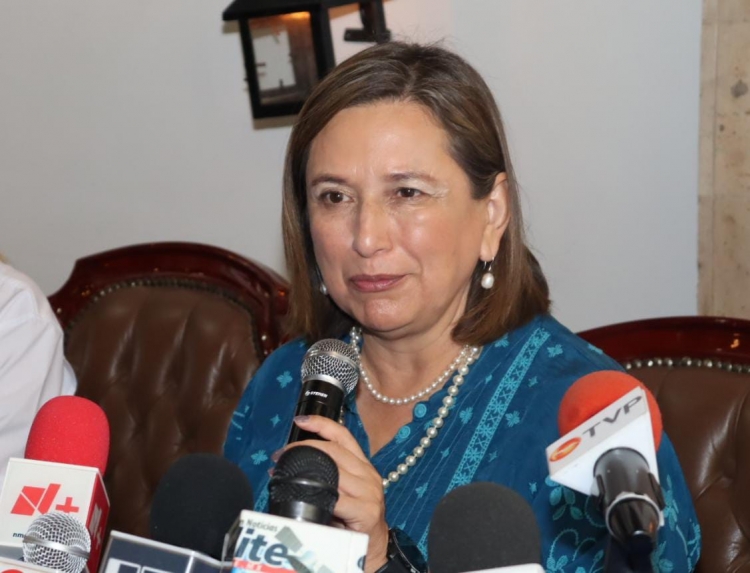 O es muy pend&hellip; el que compr&oacute; las l&aacute;mparas en Mazatl&aacute;n o nos quiere ver la cara: X&oacute;chitl G&aacute;lvez