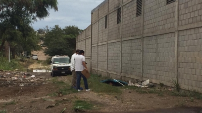 Descubren un hombre asesinado debajo de una colchoneta, al sur de Culiac&aacute;n