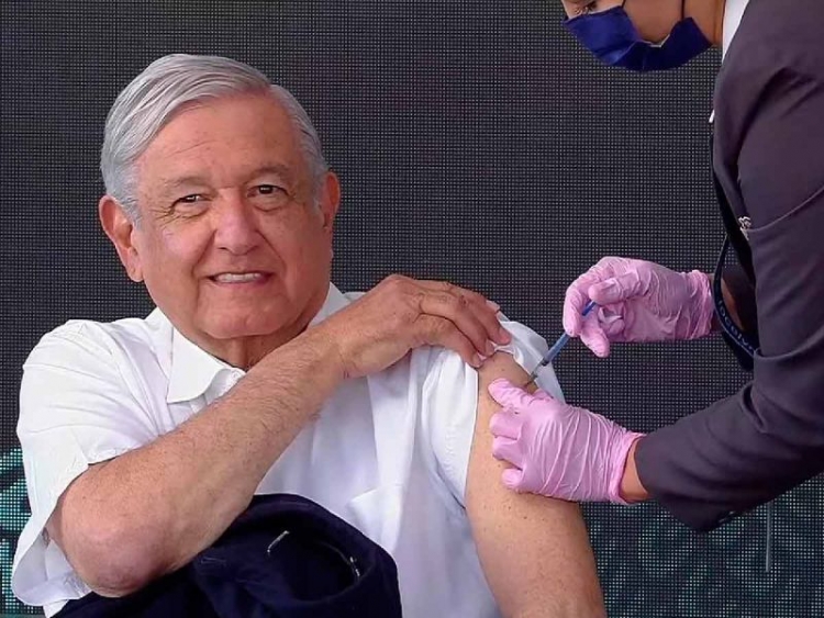 &lsquo;No me doli&oacute;&rsquo;: L&oacute;pez Obrador recibe vacuna de refuerzo contra covid-19