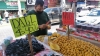 Se quejan vendedores de puestos por las bajas ventas