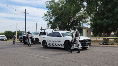 En Costa Rica, Culiac&aacute;n, Guardia Nacional encuentra sobre la carretera "La 19" a una persona asesinada y envuelta en pl&aacute;stico negro