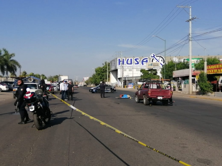 Adulto mayor muere embestido por camioneta sobre el bulevar Madero al oriente, en Culiac&aacute;n
