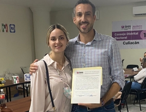 Gene Boj&oacute;rquez recibe constancia tras ganar la diputaci&oacute;n del Distrito 17