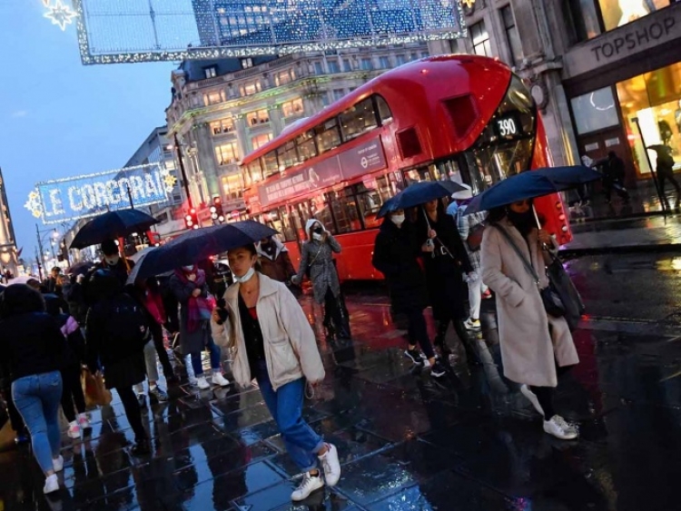 M&aacute;xima alerta en Londres ante nueva cepa; estropea Navidad