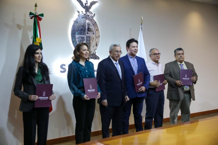 Rocha Moya designa nuevos funcionarios a su administraci&oacute;n