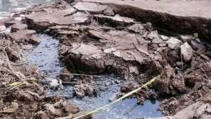 Acude Ayuntamiento a denuncia de socav&oacute;n en colonia de Navolato