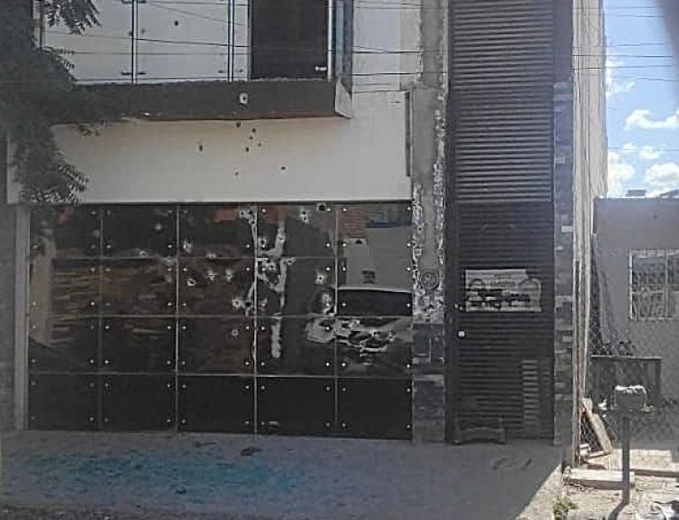 Vivienda baleada en la colonia Sim&oacute;n Bol&iacute;var dej&oacute; un menor lesionado y una persona &acute;levantada&acute;