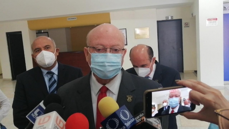 Solicita Rector a la SEPyC que se vacune a los periodistas contra el Covid