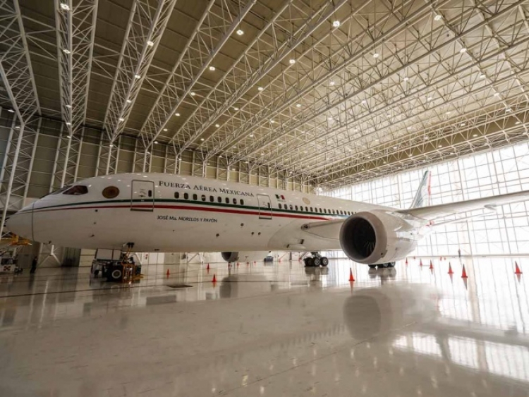 AMLO se va a subir al avi&oacute;n presidencial y quiere realizar una de sus conferencias en la aeronave