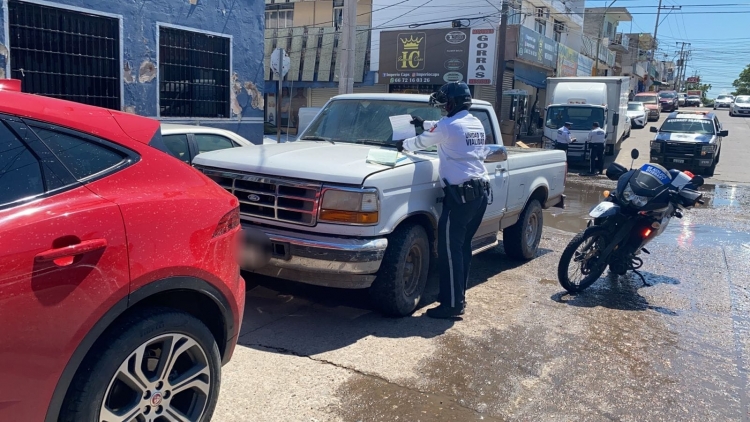Por denuncias la polic&iacute;a municipal realiz&oacute; operativo en la calle Ju&aacute;rez
