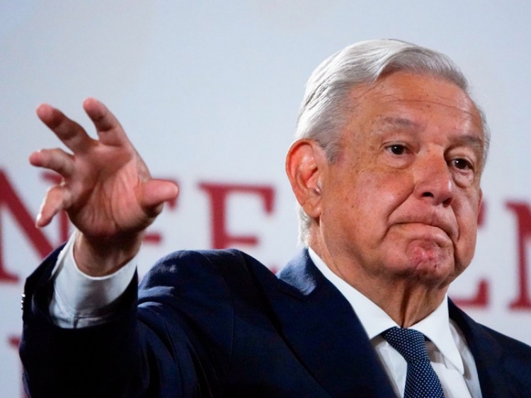 Promete L&oacute;pez Obrador reformas electoral y GN para este mes