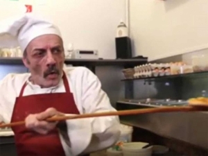 En Francia se burlan de Italia con una 'coronapizza'